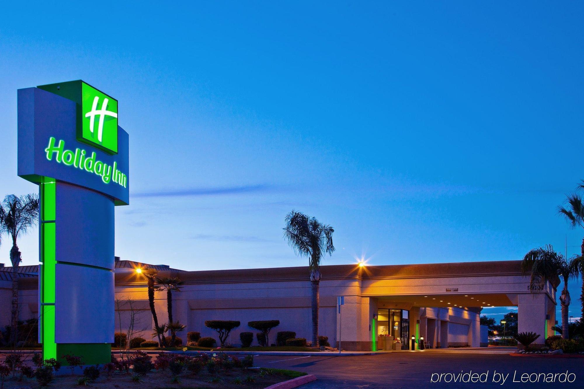 Wyndham Garden Fresno Yosemite Airport Hotel Exterior photo